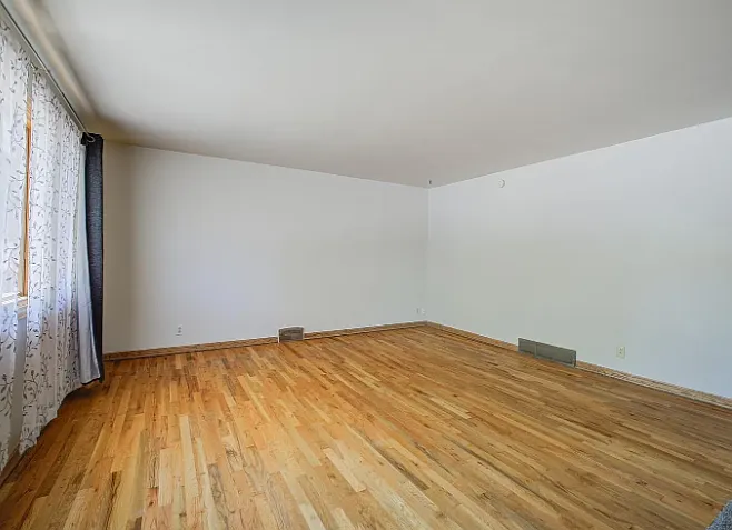 1440 Jamaica Dr — Photo 11