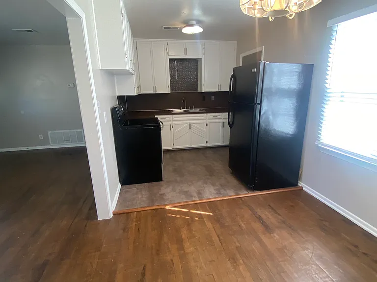 1413 Corinne Dr — Photo 7