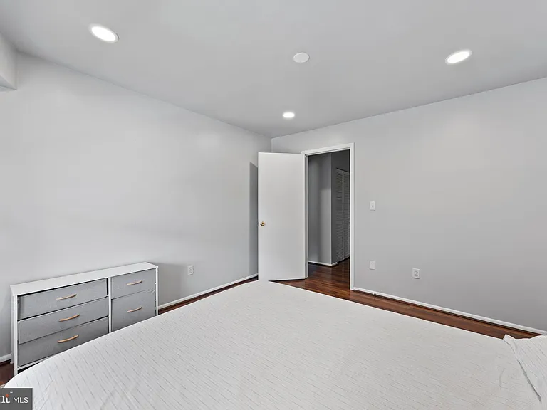9808 47th Pl #302 — Photo 29