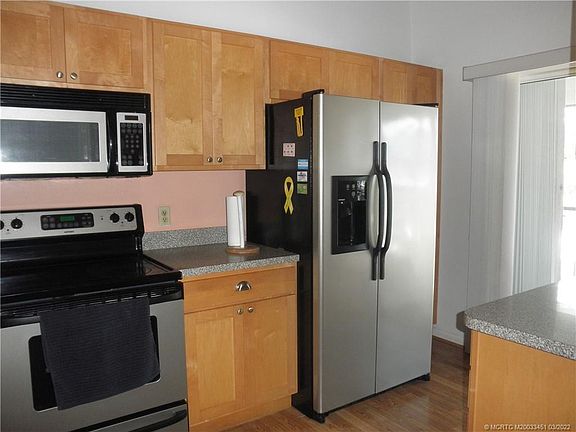 3rd image of 1577 NE Nautical Pl APT 106