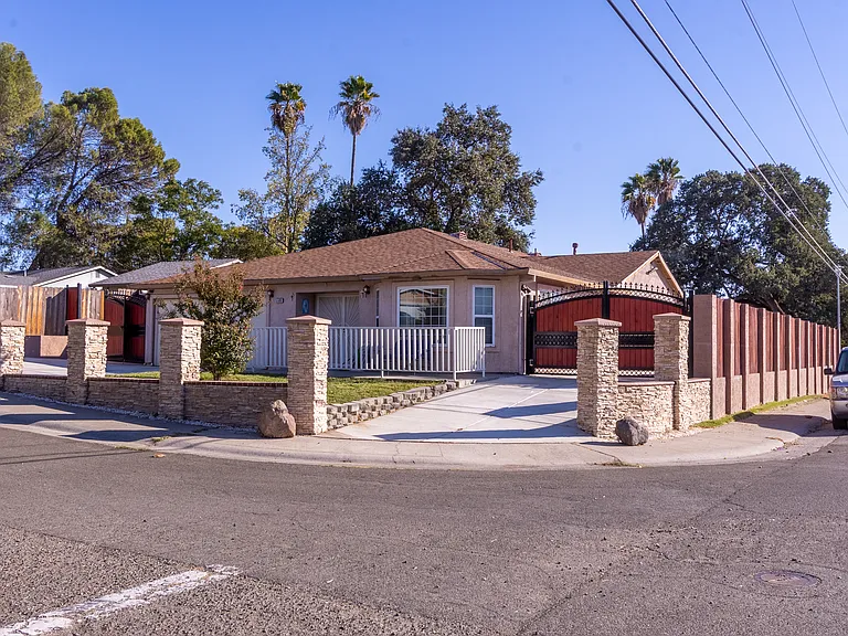 5500 Sunset Oak Ct — Photo 5