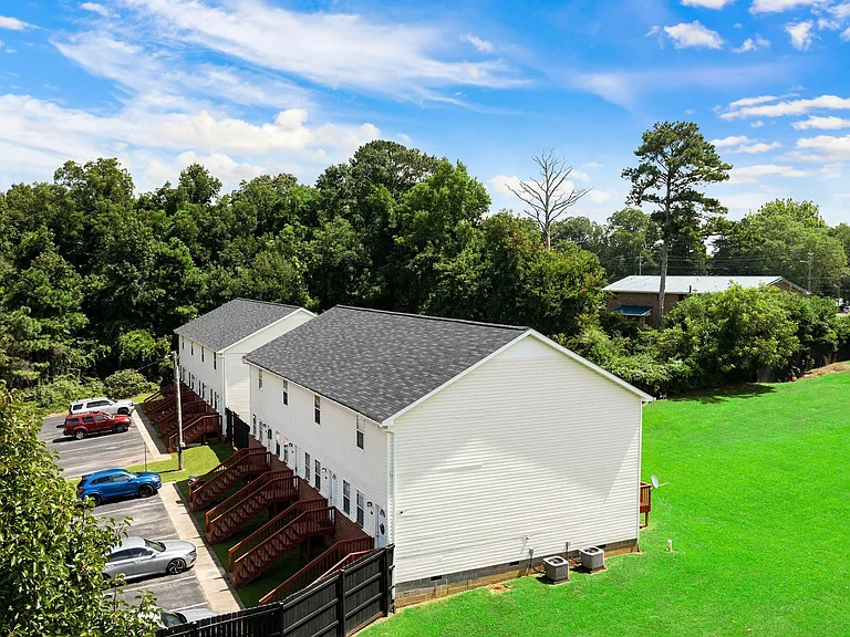 Bremen Oaks — Photo 16