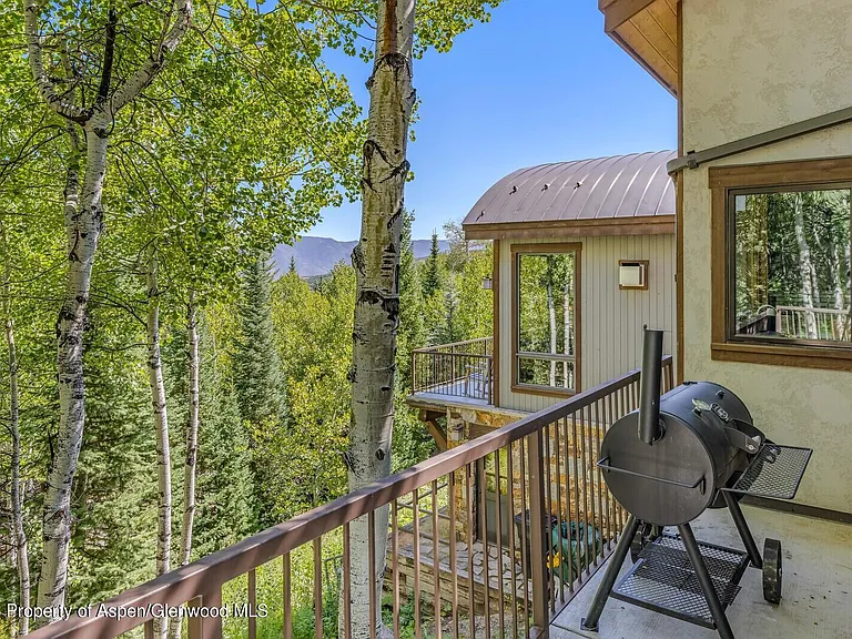 435 Faraway Rd — Photo 34