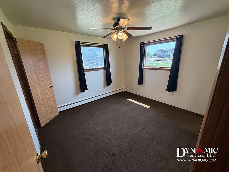 217 S Summit Ave — Photo 9