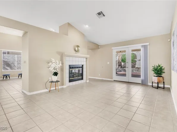 7624 Desert Delta Dr, Las Vegas, NV 89128