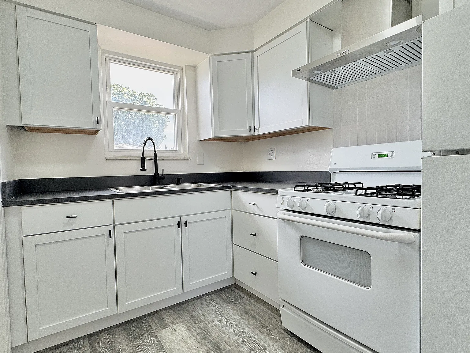 2 bed, 1136 sqft, $1,195 — Photo 3