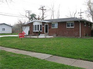 3rd image of 190 Brookwood Dr