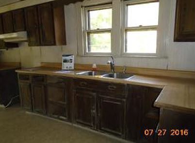 2nd image of 221 Endwell St