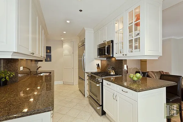 Rented by Halstead Real Estate | media 15
