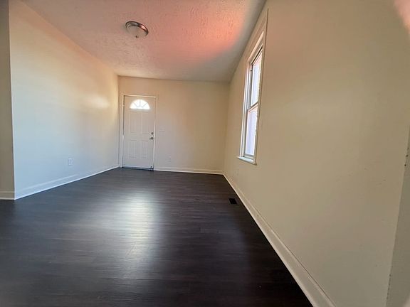 5th image of 26 Clarence St Unit 1