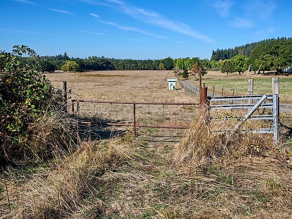 2nd image of 160001501 Golden Valley Dr