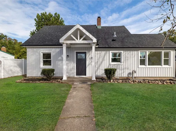 42 Heather Lane, Levittown, NY 11756