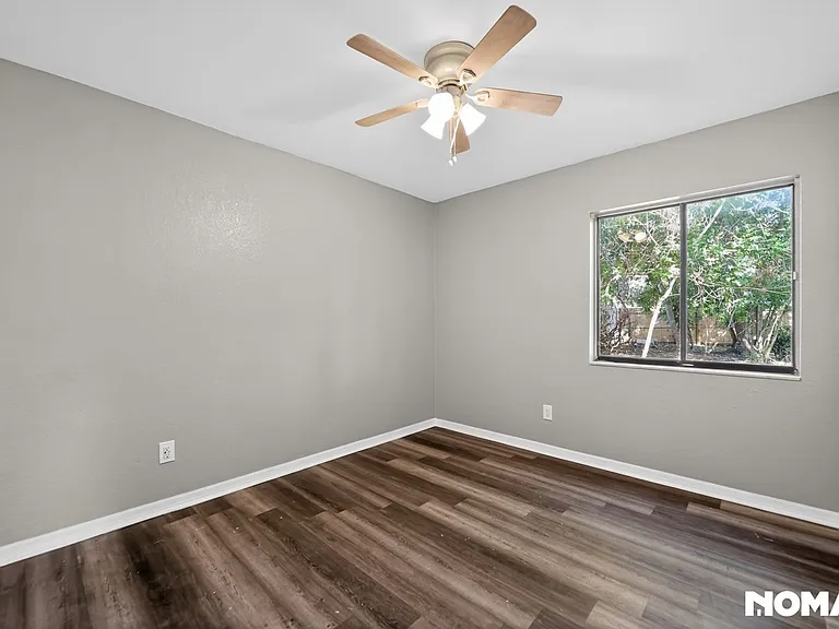 454 Loblolly Ln — Photo 18