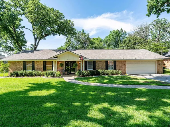 1408 Kensington Dr, Tyler, TX 75703