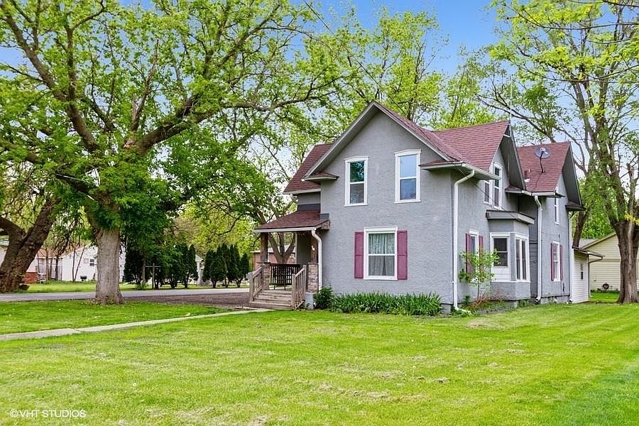 1702 Iowa St, Perry, IA 50220 Zillow