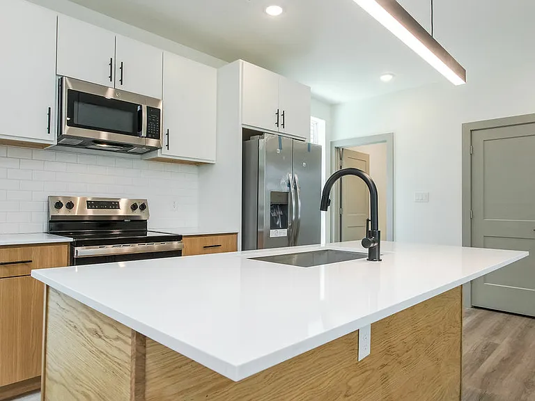4001 Roseland Ave — Photo 26
