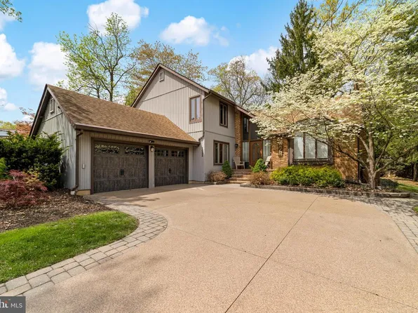 1032 Red Oak Dr, Cherry Hill, NJ 08003