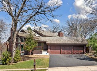 5508 River Bluff Curv, Bloomington, MN 55437