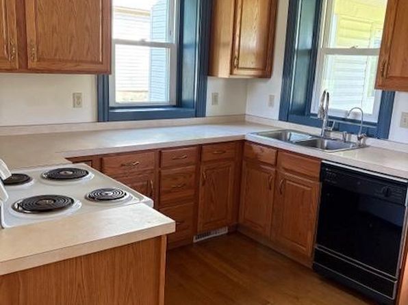 215 Schuler Rd, Fleetwood, PA 19522