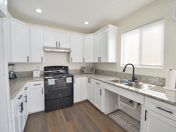 4th image of 1216 11th St #B