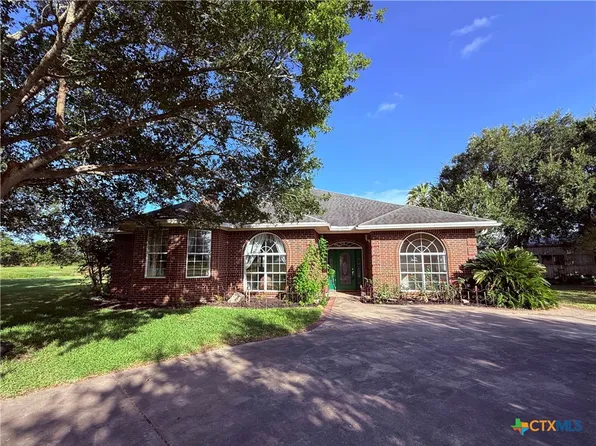 868 Shannon Ln, Port Lavaca, TX 77979