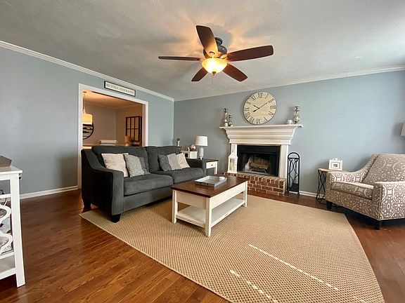 5th image of 140 Crawford Dr