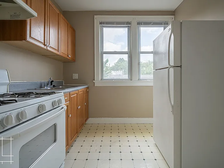 2487 Summit St #2491 — Photo 11