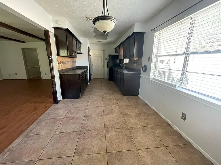 3103 Sam Houston Dr — Photo 11