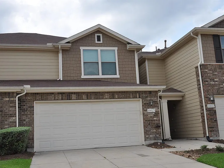 16025 Summerville Lake Dr — Photo 2