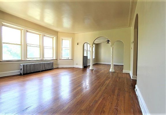 2nd image of 8220 S Drexel Ave APT 3E