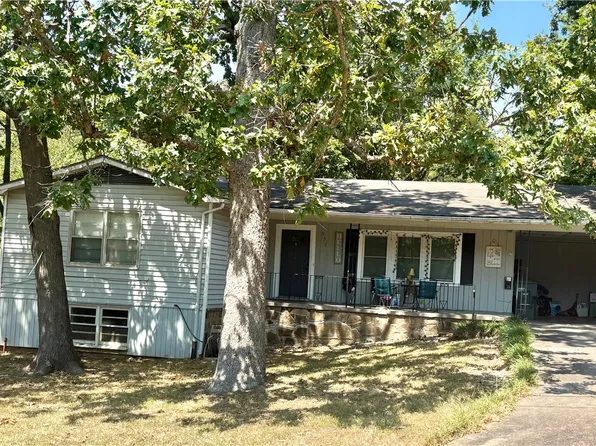 530 E Rebecca St, Fayetteville, AR 72701