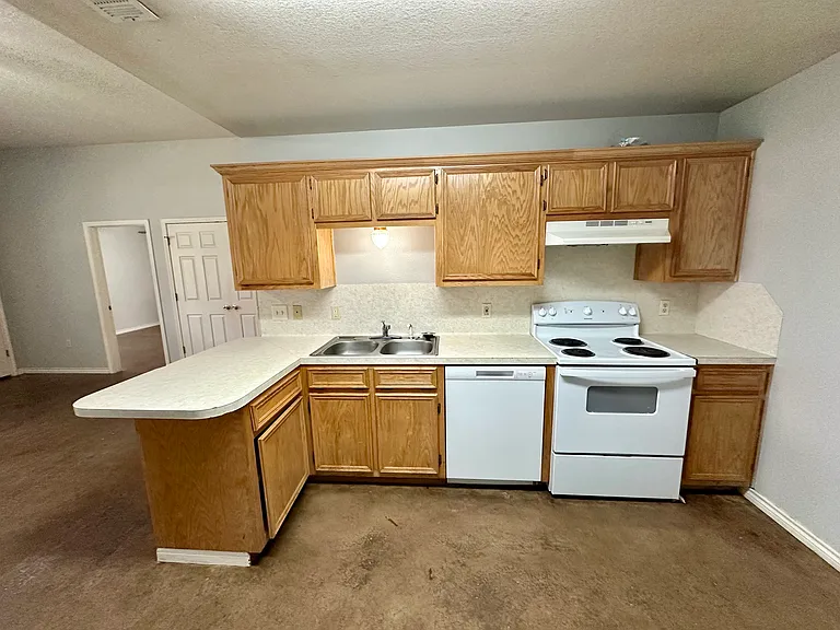 714 Redwood Ln #714 — Photo 7