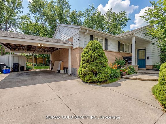 3rd image of 462 Samford Pl