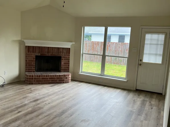 405 Stirling Rd, Rhome, TX 76078