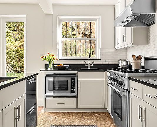 5th image of 18 Sterling Pl