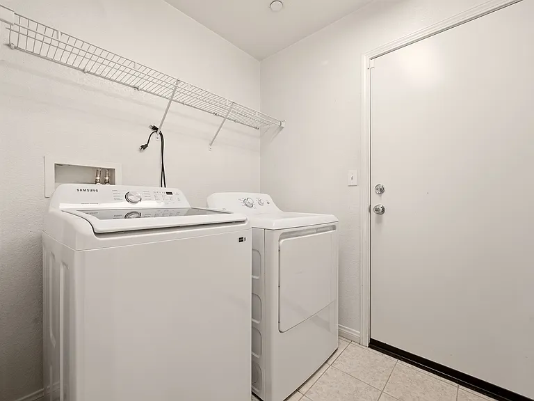 1728 Edmon Way — Photo 31