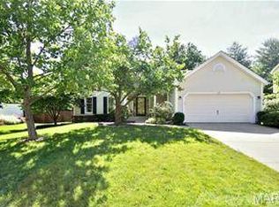 128 Montana Dr, Saint Charles, MO