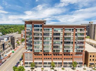 350 N Main St Unit 806, Royal Oak, MI 48067