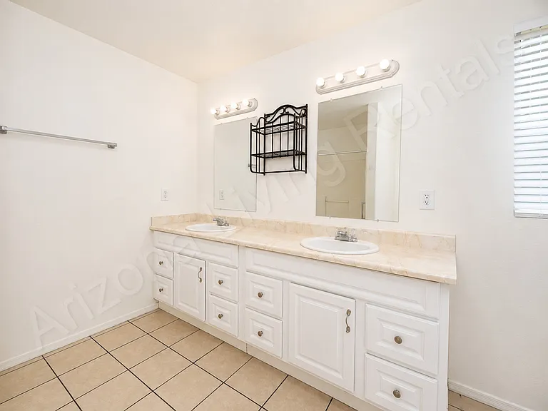 3425 N Yuma St — Photo 16