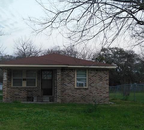 2nd image of 122 S Bell Dr