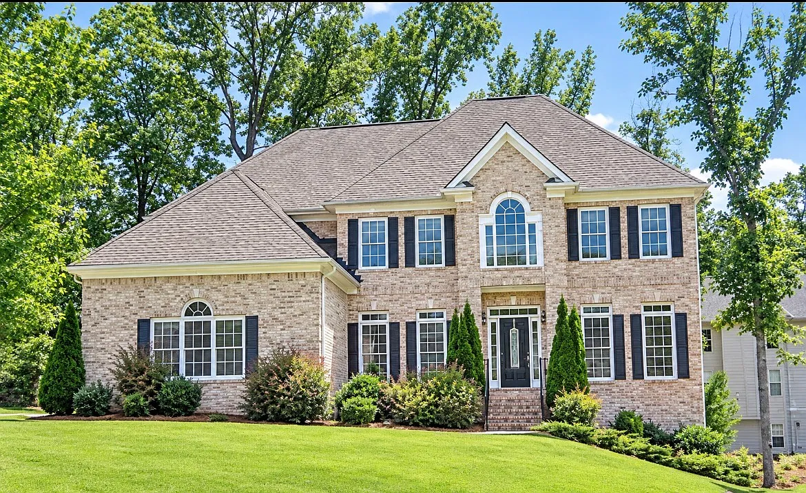 5 bed, 3530 sqft, $3,200 — Photo 1