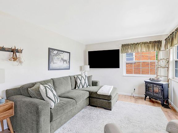 5th image of 1487 Foxwood Dr