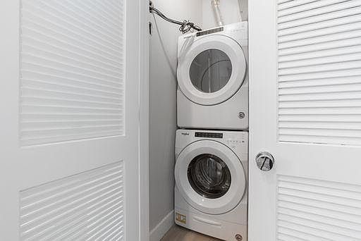 5th image of 52 W Washington Ln #205