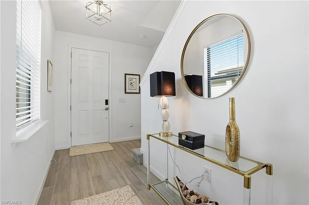 5 bed, 3.0 bath, 2615 sqft, $6,500 — Photo 3