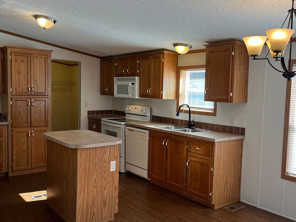 1st image of 307 Sweet Briar Dr