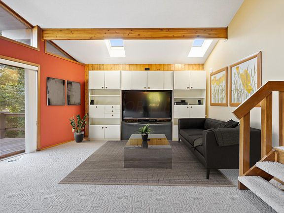 4th image of 71 Laurel Heights Ct