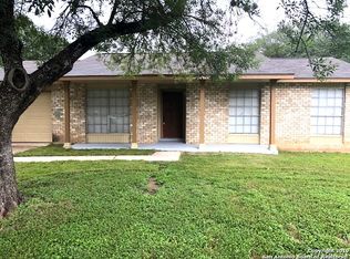 5926 Cliff Rock Dr, San Antonio, TX 78250