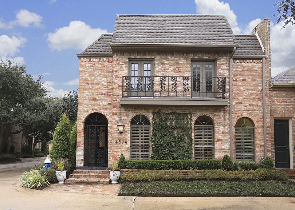 Rare opportunity for a spectacular townhome in the coveted back section of Post Oak Timber in the exclusive Tanglewood area. Enjoy the best of townhome living in this well-appointed light filled corner home with classic yet current interiors.