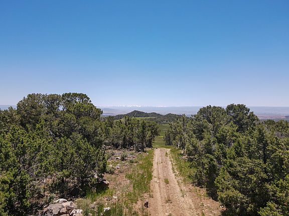 4th image of 22043 Uintah Rd
