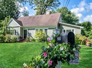 201 Cottage Rd, Wyckoff, NJ 07481